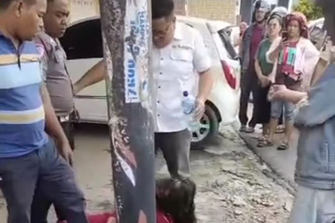 
					Wanita ODGJ Bakar Motor Anggota Polisi di Sumut, Wajah Ditendang Saat Ditangkap